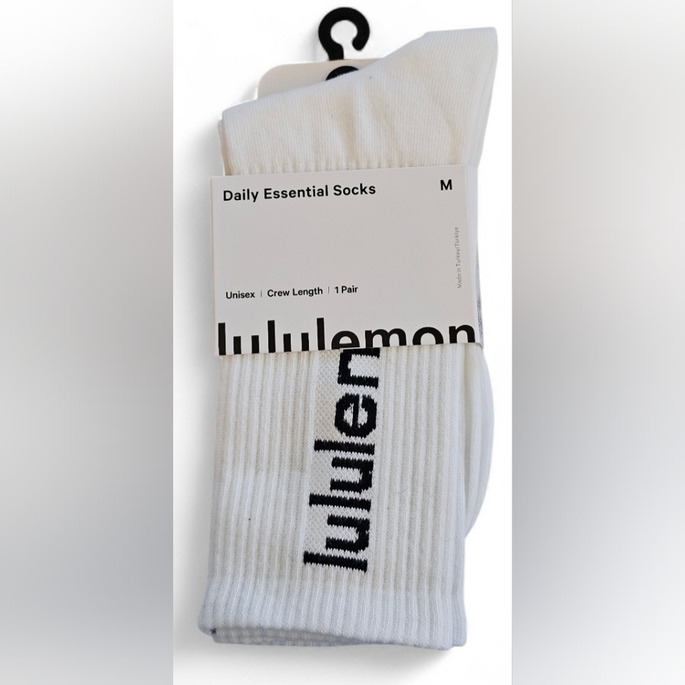 lululemon Unisex Daily Essential White/black Crew Length Medium Socks. New